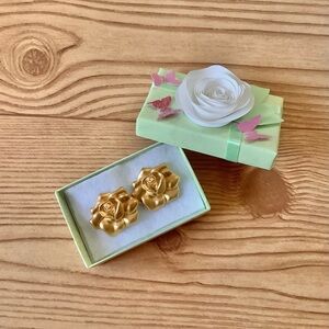 Vintage 1992 Signed Avon Earrings